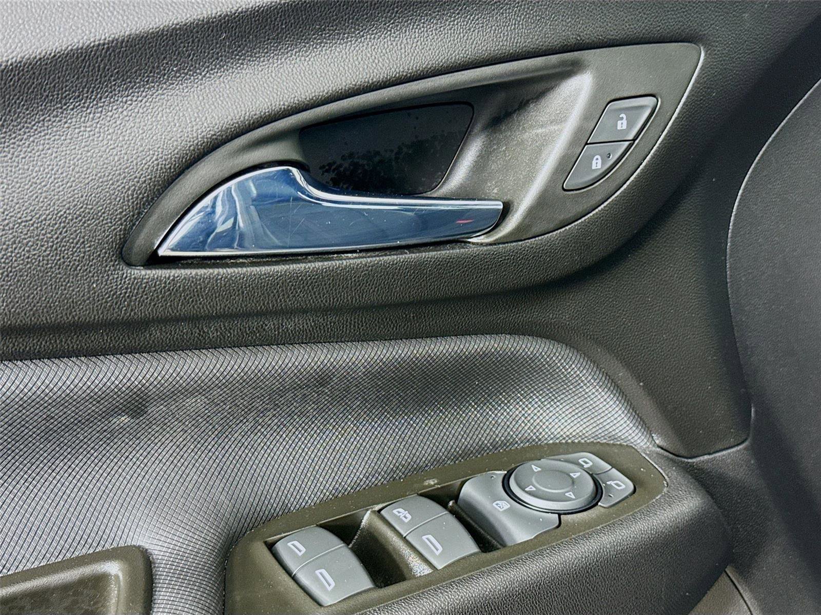 Used 2023 Chevrolet Equinox RS image 18