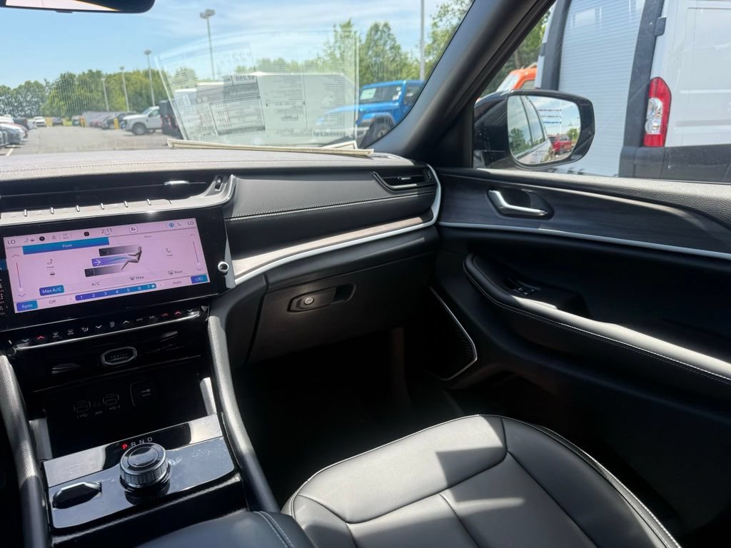 New 2026 Jeep Grand Cherokee L Limited AWD/4WD image 37