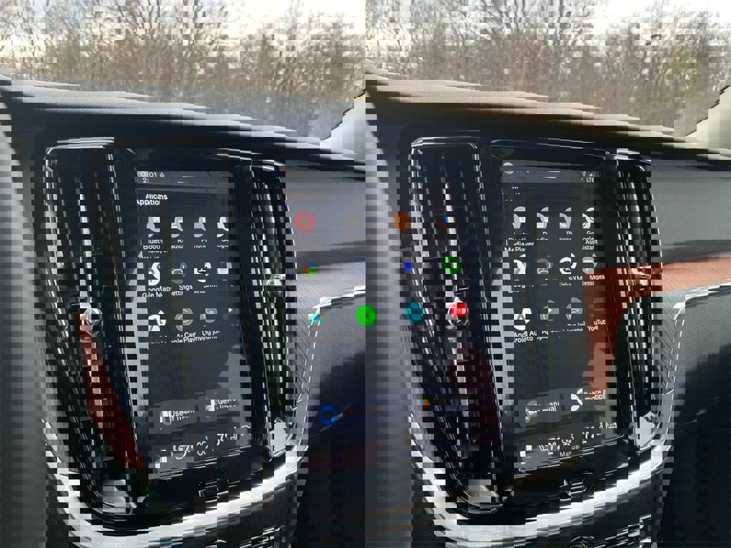 Certified 2025 Volvo S60 B5 Plus image 21