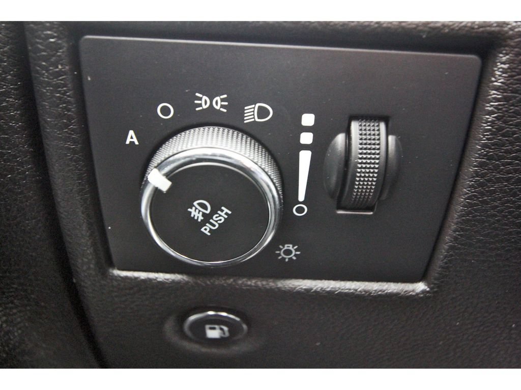 Used 2021 Jeep Grand Cherokee Overland RWD image 21