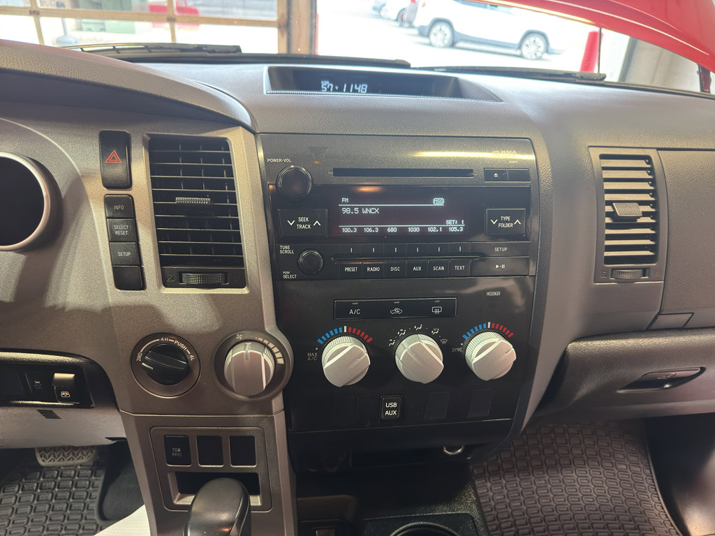 Used 2013 Toyota Tundra 4x4 CrewMax image 18