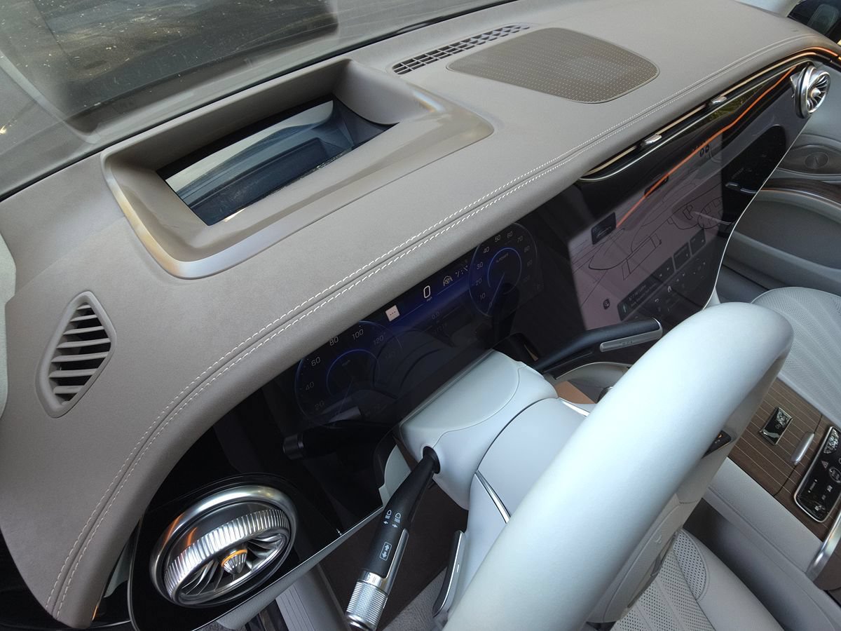Used 2023 Mercedes-Benz EQS 580 4MATIC Sedan image 11