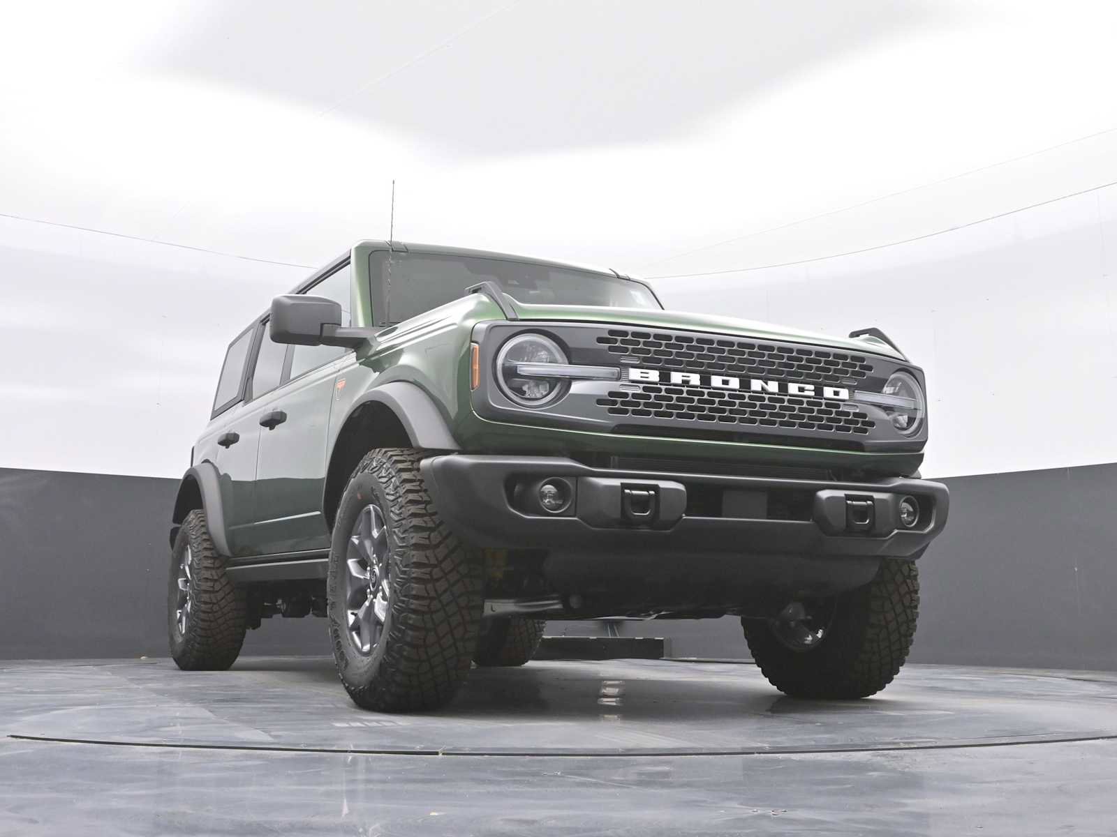New 2025 Ford Bronco Badlands image 18
