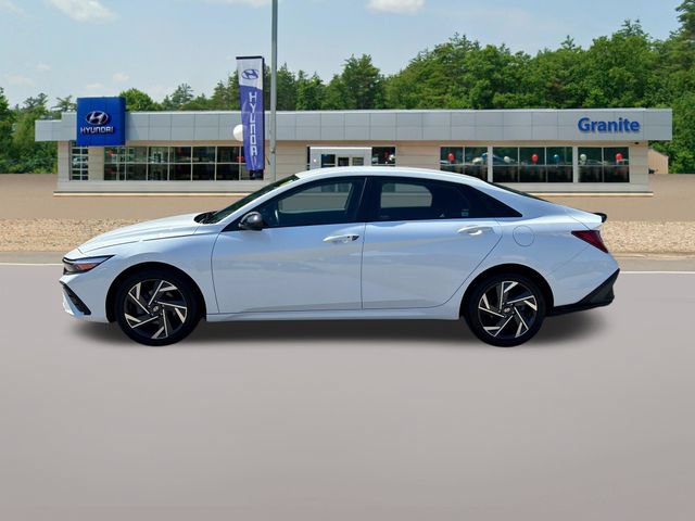 Used 2025 Hyundai Elantra SEL FWD image 9