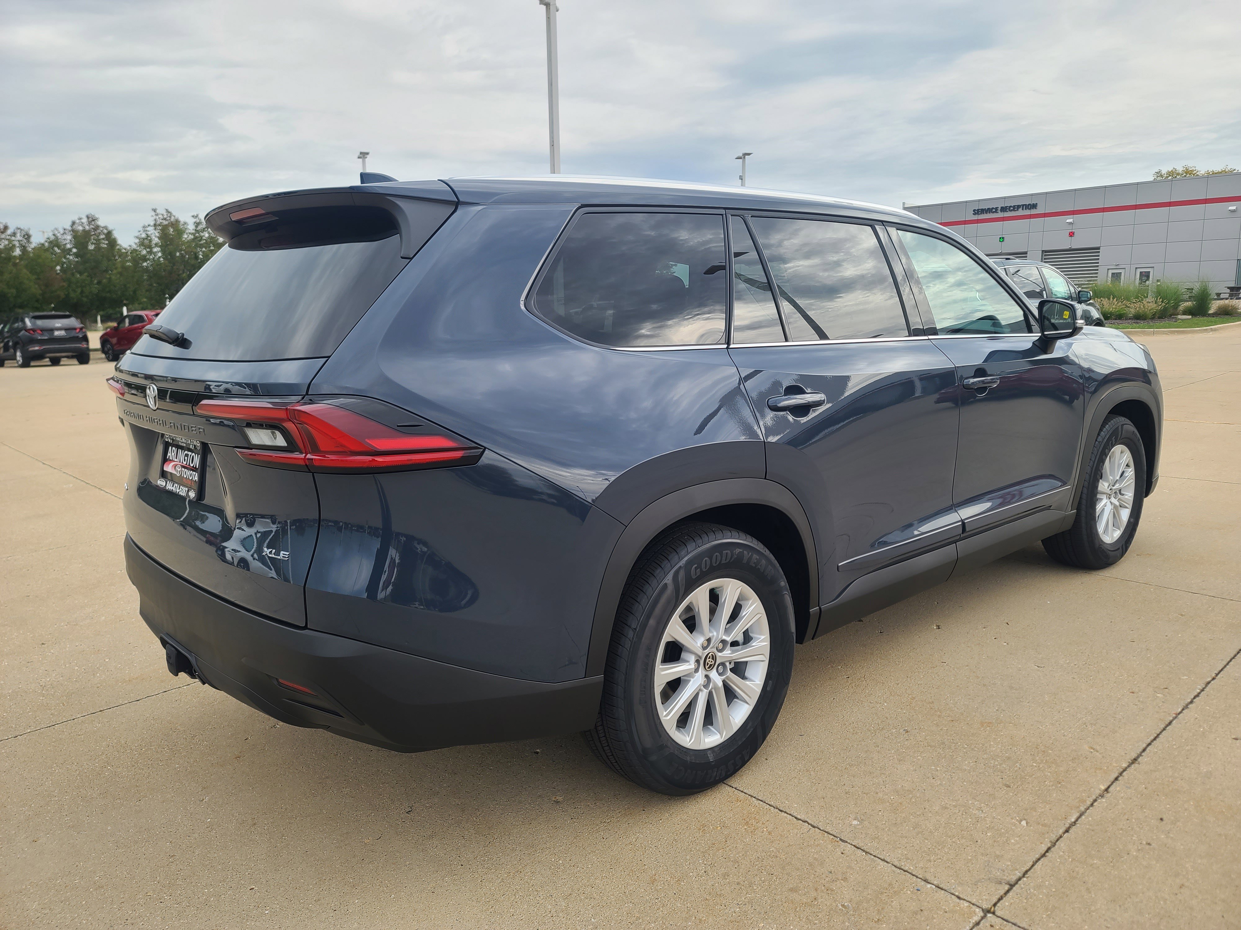 New 2026 Toyota Grand Highlander XLE image 4