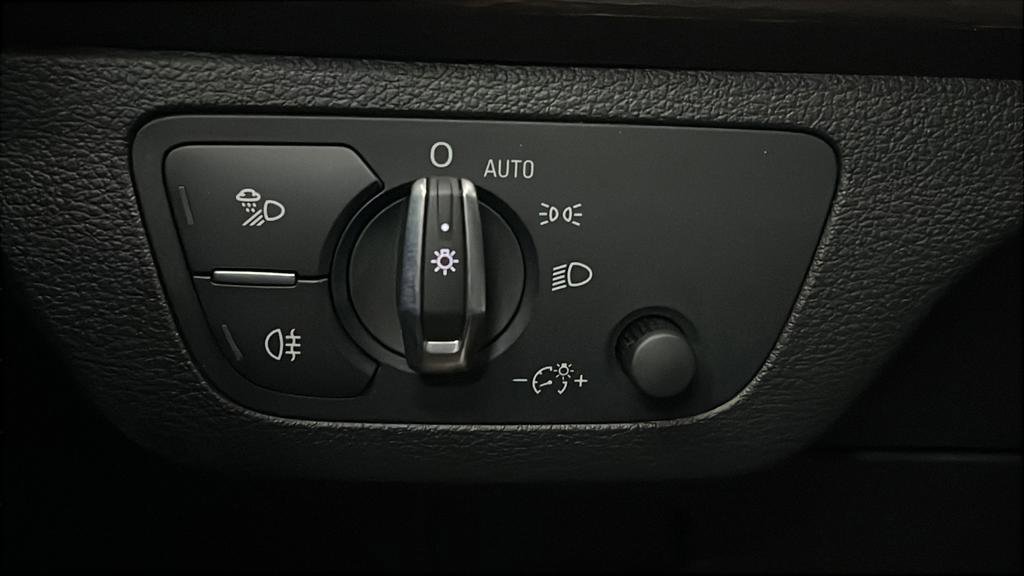 Used 2023 Audi Q5 2.0T Premium w/ Convenience Package image 17