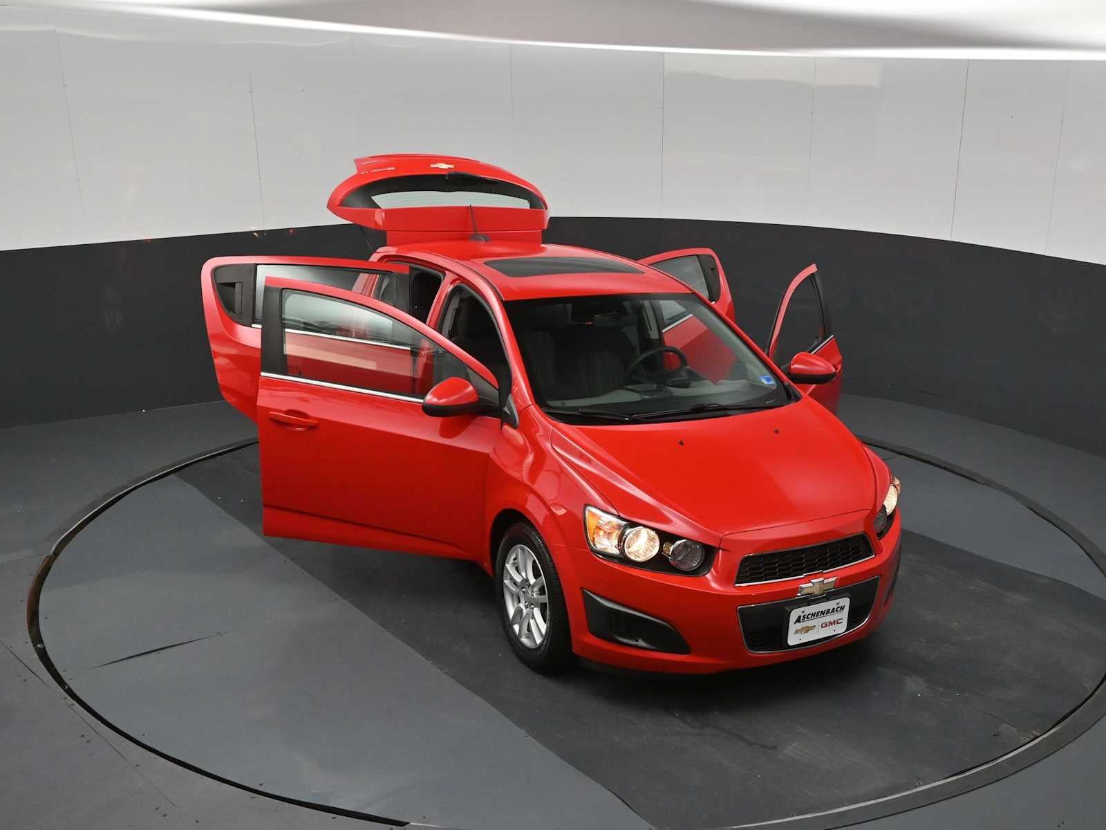 Used 2015 Chevrolet Sonic LT w/ Fun and Sun Package FWD image 18