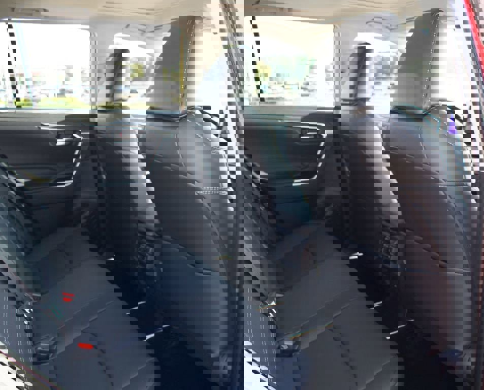 Used 2025 Toyota RAV4 XLE Premium image 21