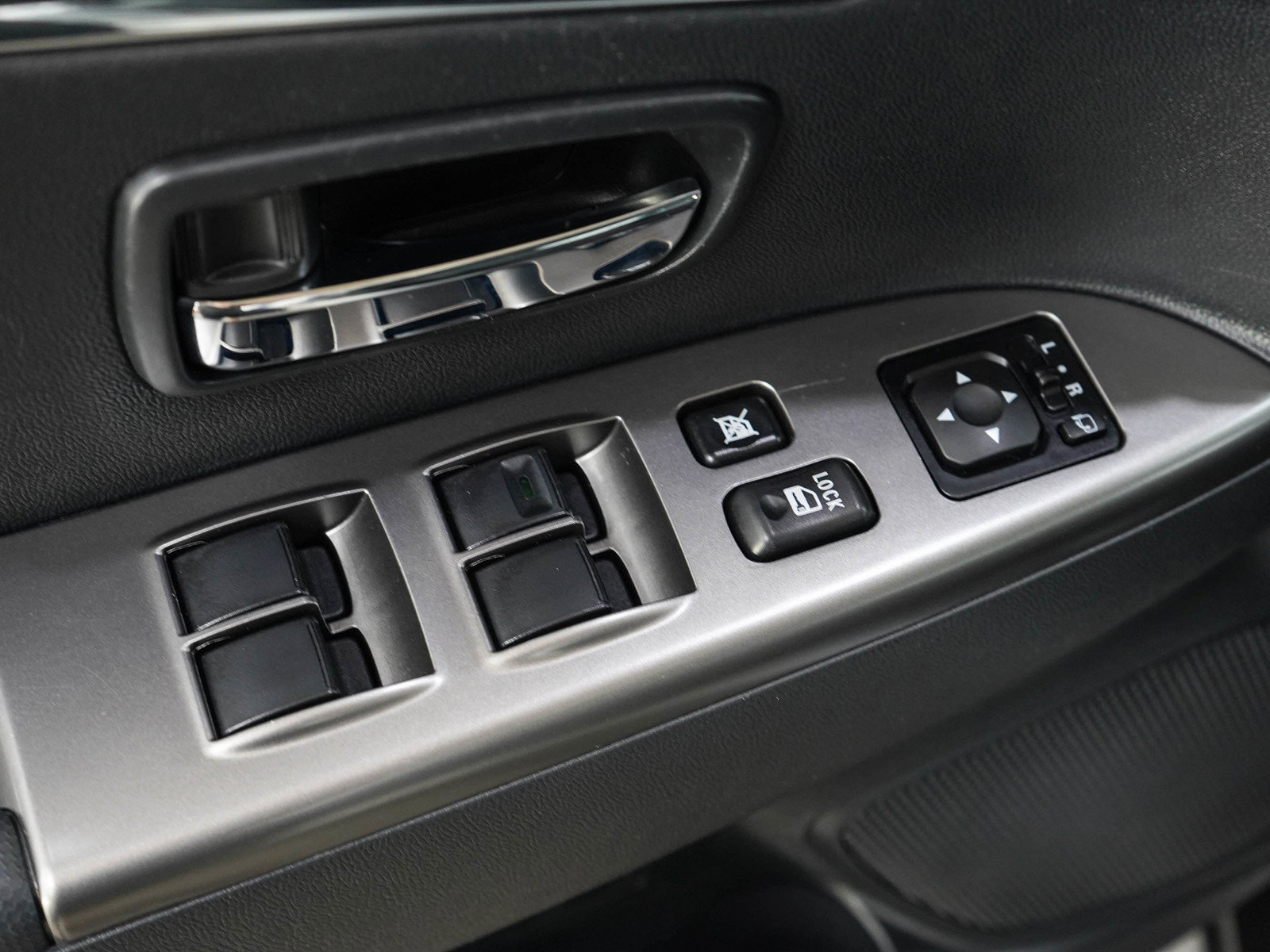 Used 2024 Mitsubishi Outlander Sport LE AWD/4WD image 21