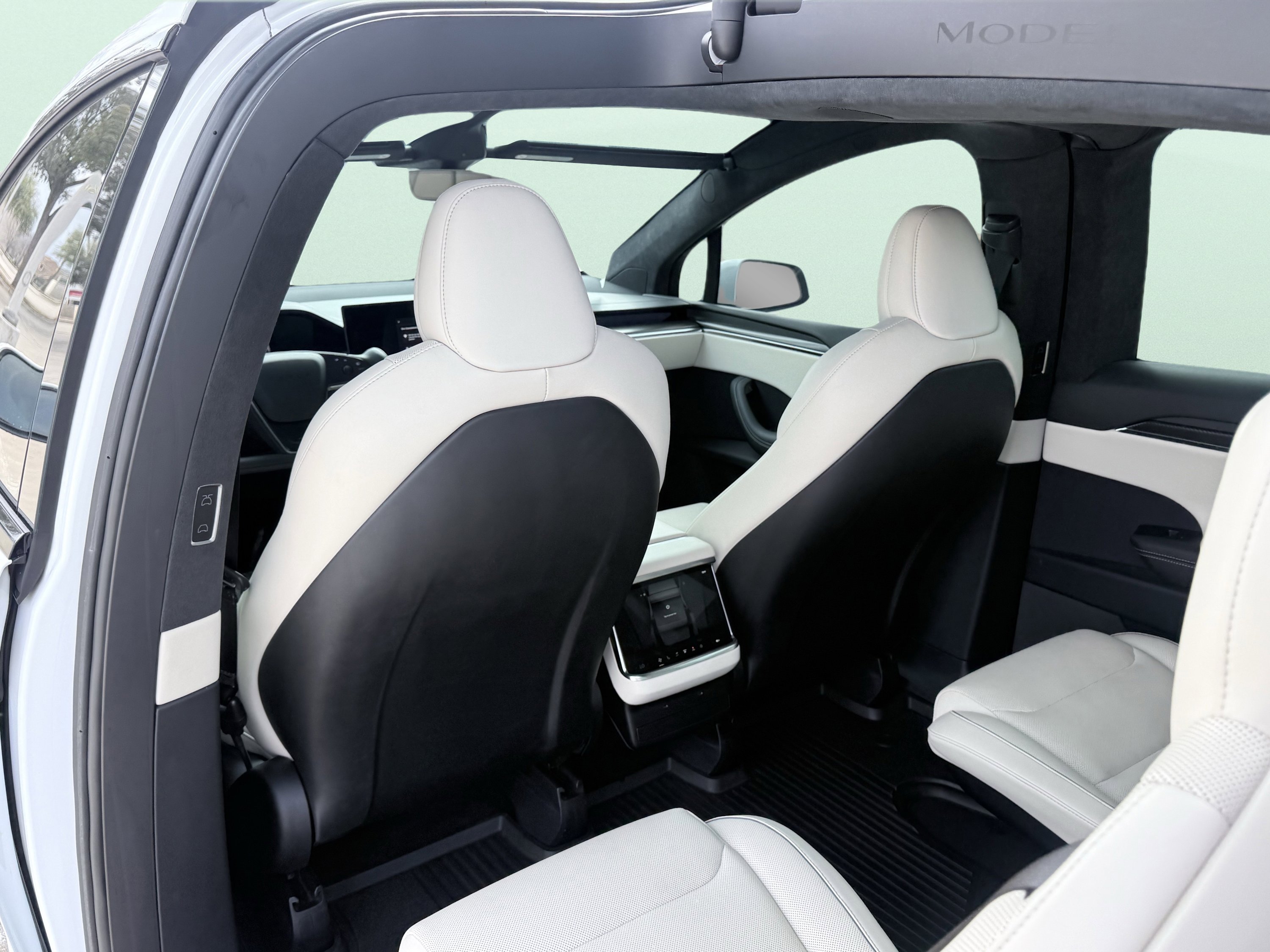 Used 2023 Tesla Model X Plaid image 30