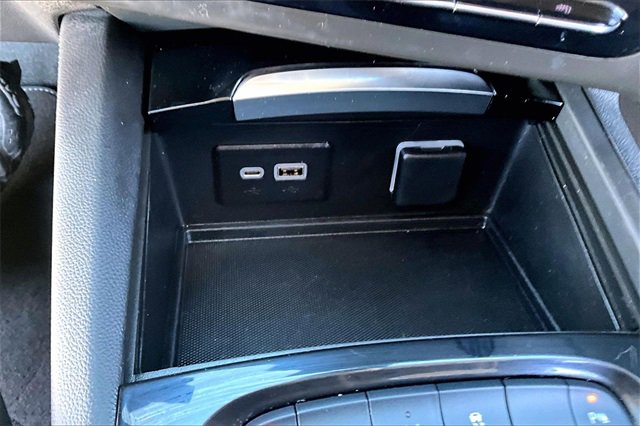 Used 2023 Buick Envision Essence image 16