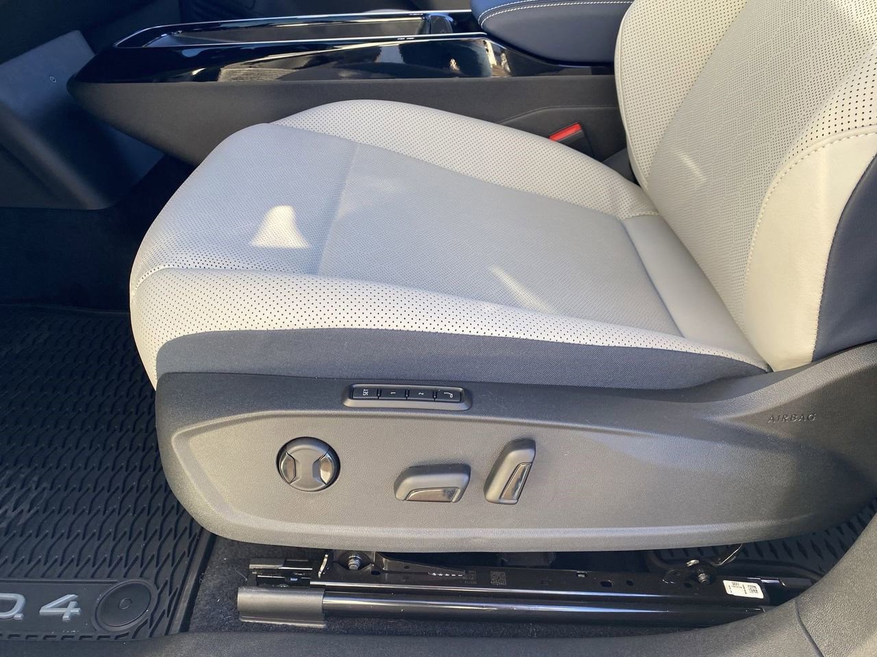 New 2025 Volkswagen ID.4 Pro S image 16