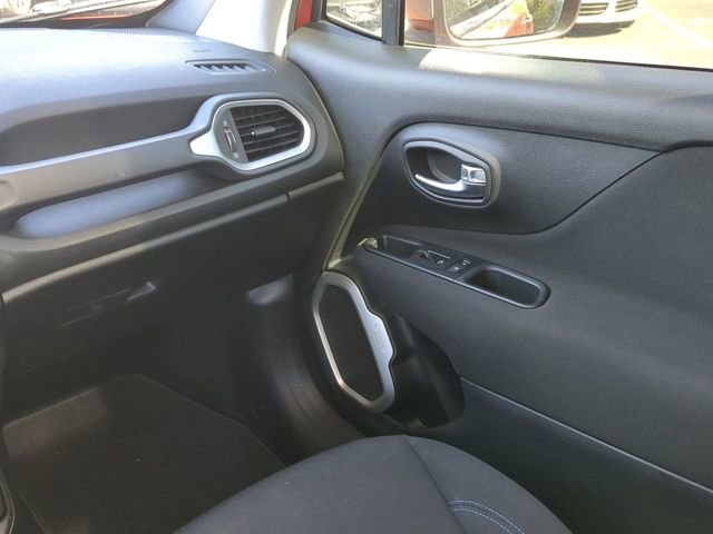 Used 2021 Jeep Renegade Latitude image 19