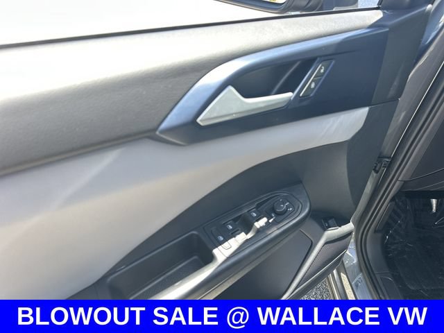 Certified 2023 Volkswagen Taos SE w/ Panoramic Sunroof Package FWD image 18