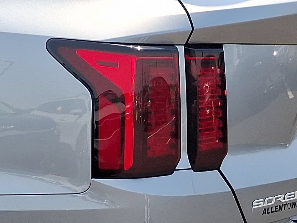 Certified 2023 Kia Sorento EX AWD/4WD image 10