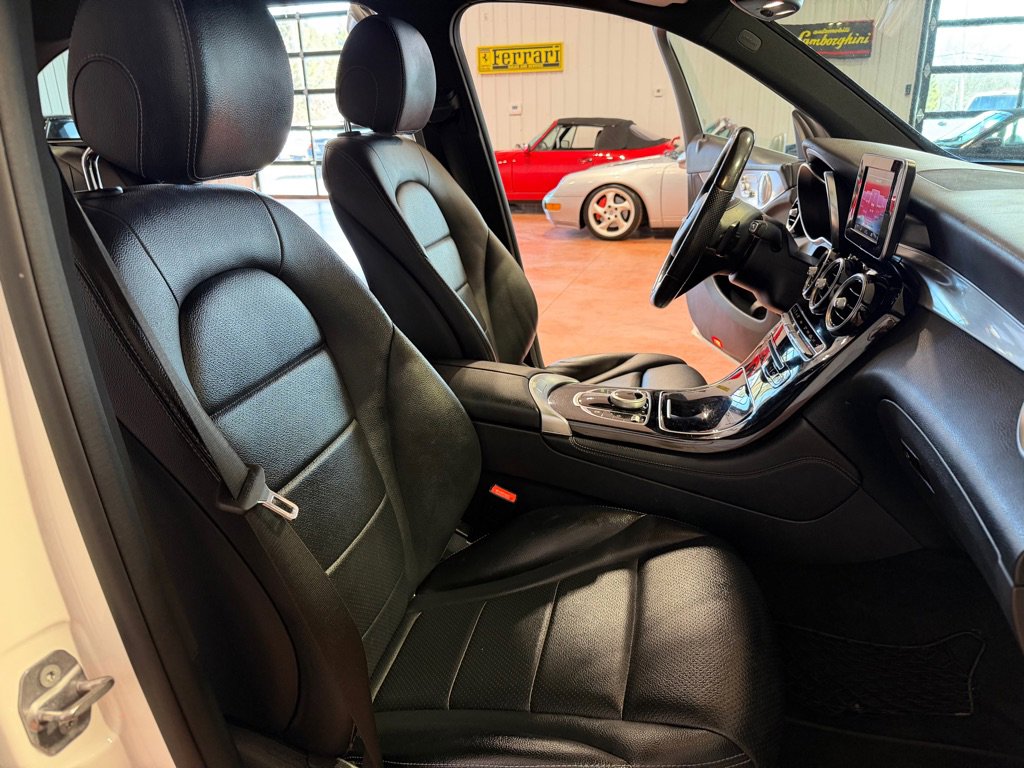 Used 2017 Mercedes-Benz GLC 300 4MATIC image 24