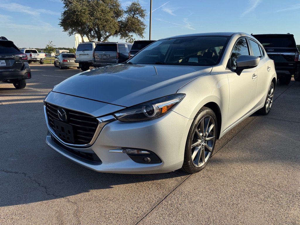 Used 2018 MAZDA MAZDA3 Grand Touring w/ Premium Equipment Package FWD image 3
