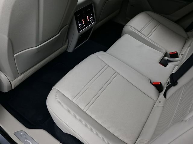 Certified 2022 Porsche Cayenne Turbo image 10