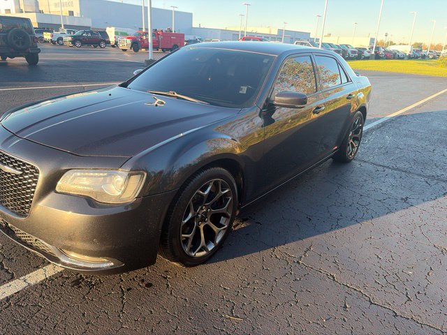 Used 2016 Chrysler 300 S w/ Luxury Group RWD image 3