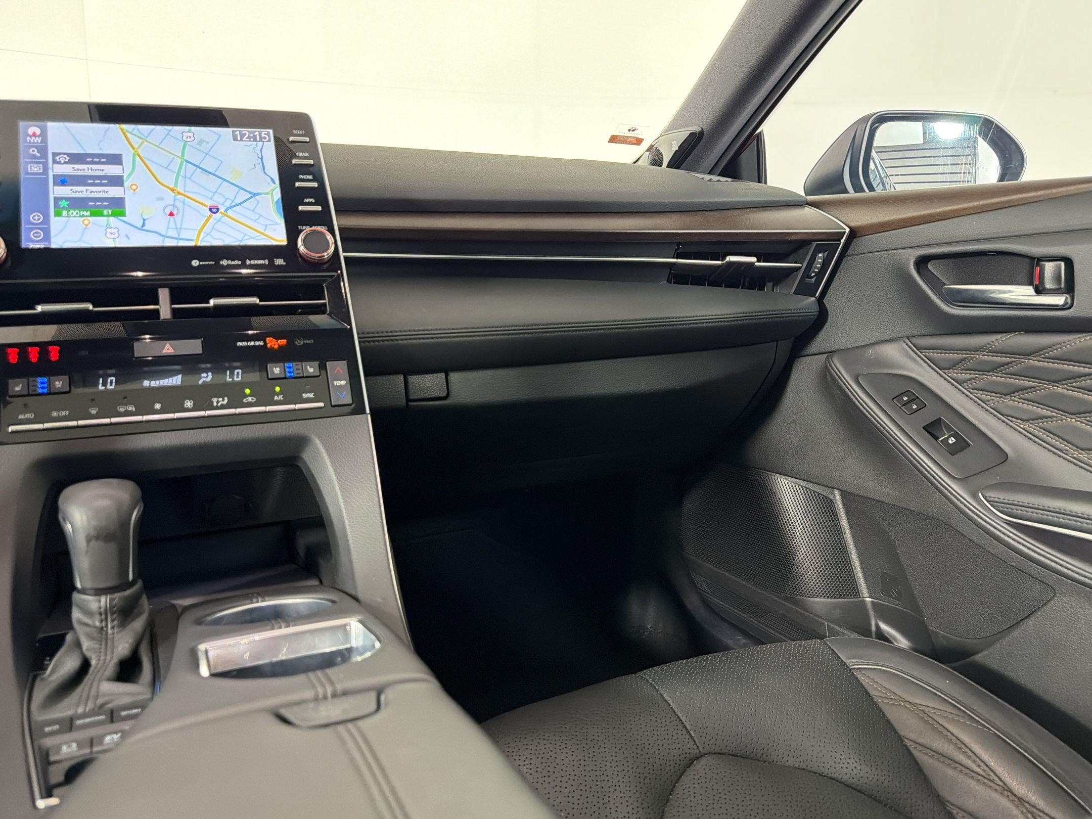 Used 2022 Toyota Avalon Limited w/ Advanced Safety Package FWD image 30