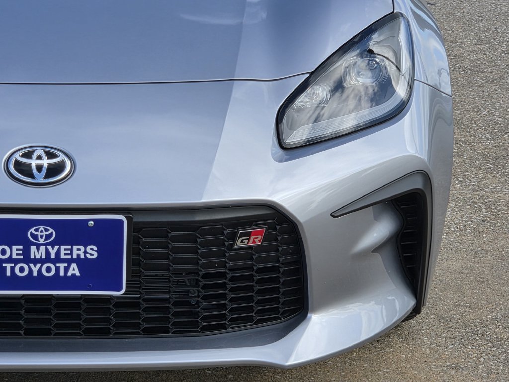 Used 2025 Toyota GR86 Premium w/ ALL Weather Mat Package (TMS) RWD image 4