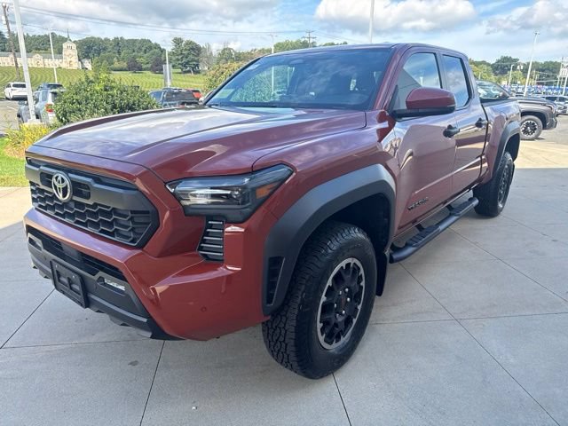 Used 2025 Toyota Tacoma TRD Off-Road w/ TRD Off Road Upgrade Package AWD/4WD image 3