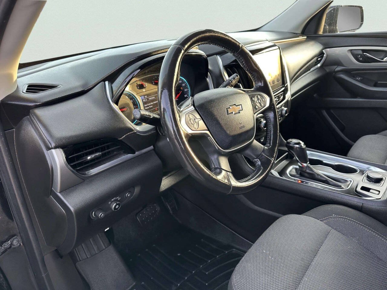 Used 2019 Chevrolet Traverse LT AWD/4WD image 16