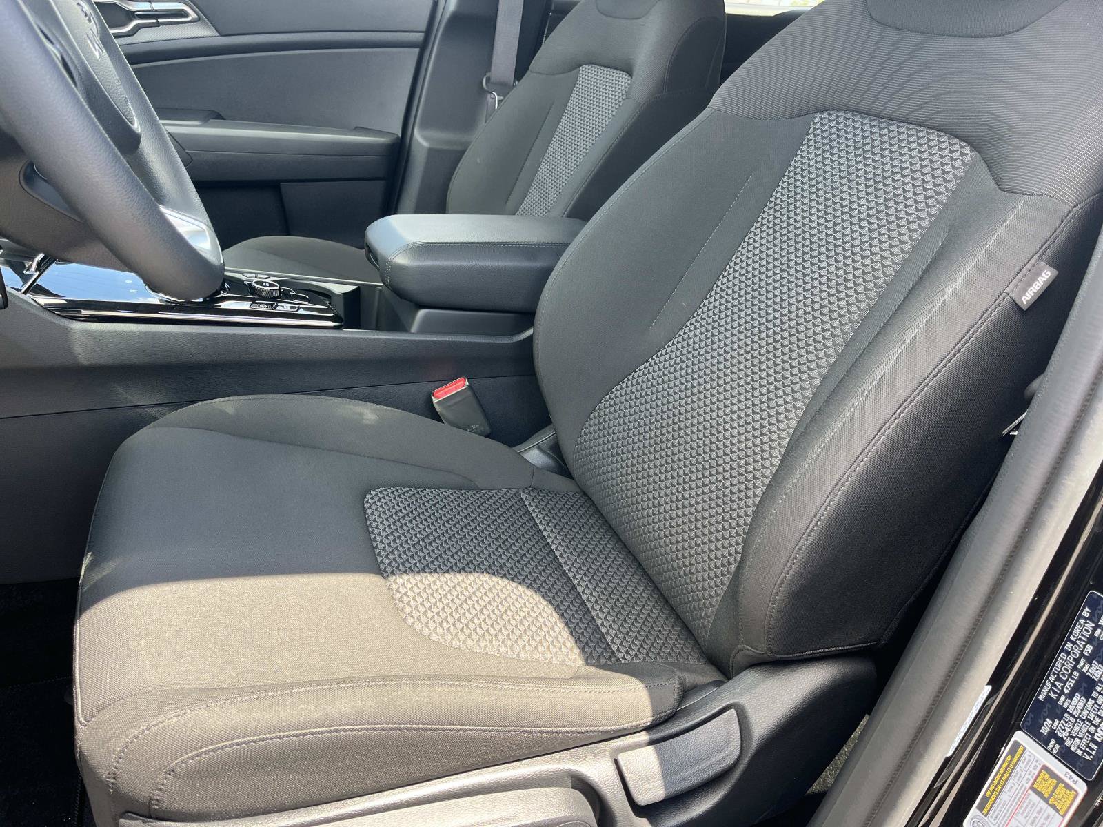 Used 2025 Kia Sportage LX FWD image 30