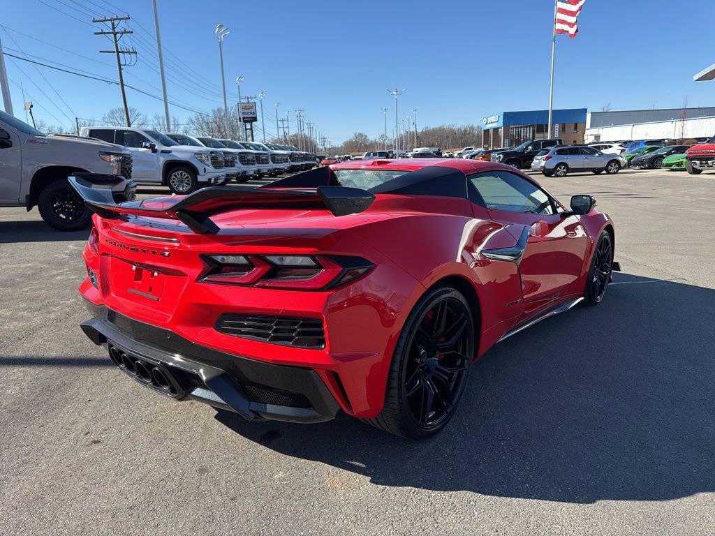 Used 2023 Chevrolet Corvette Z06 w/ Z07 Performance Package image 5