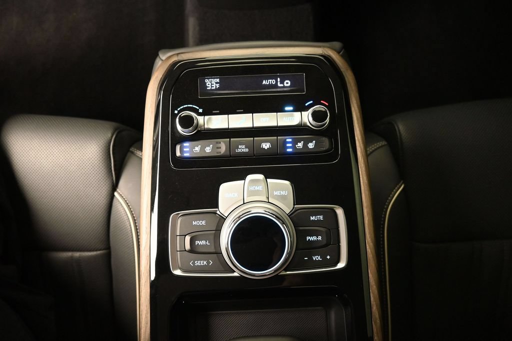 Used 2022 Genesis G90 5.0 Ultimate AWD/4WD image 23