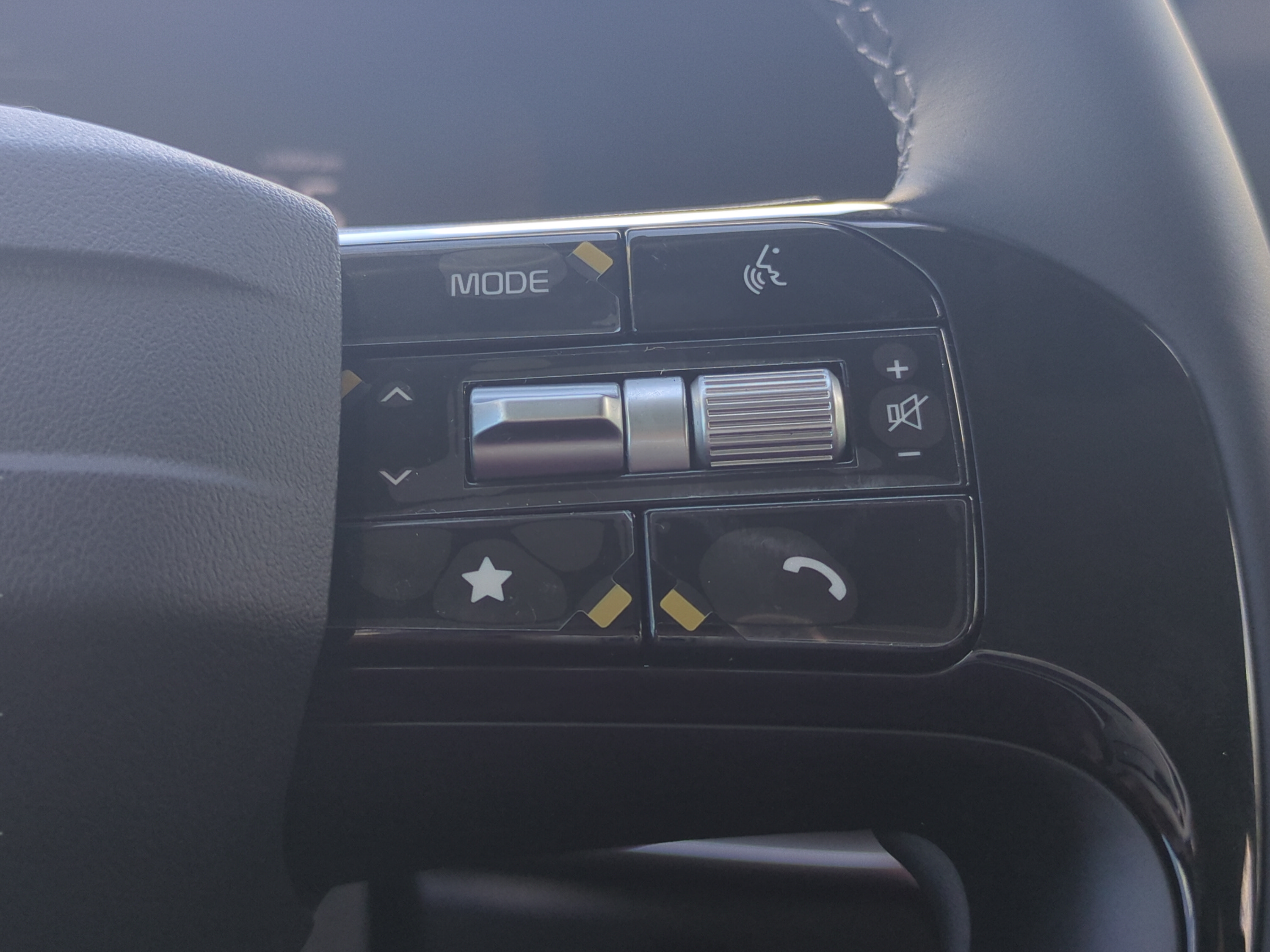 New 2026 Kia Sorento LX FWD image 13
