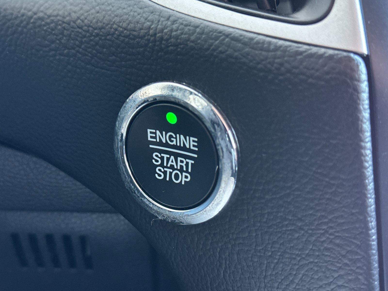 Certified 2024 Ford Edge SE w/ Black Appearance Package image 22