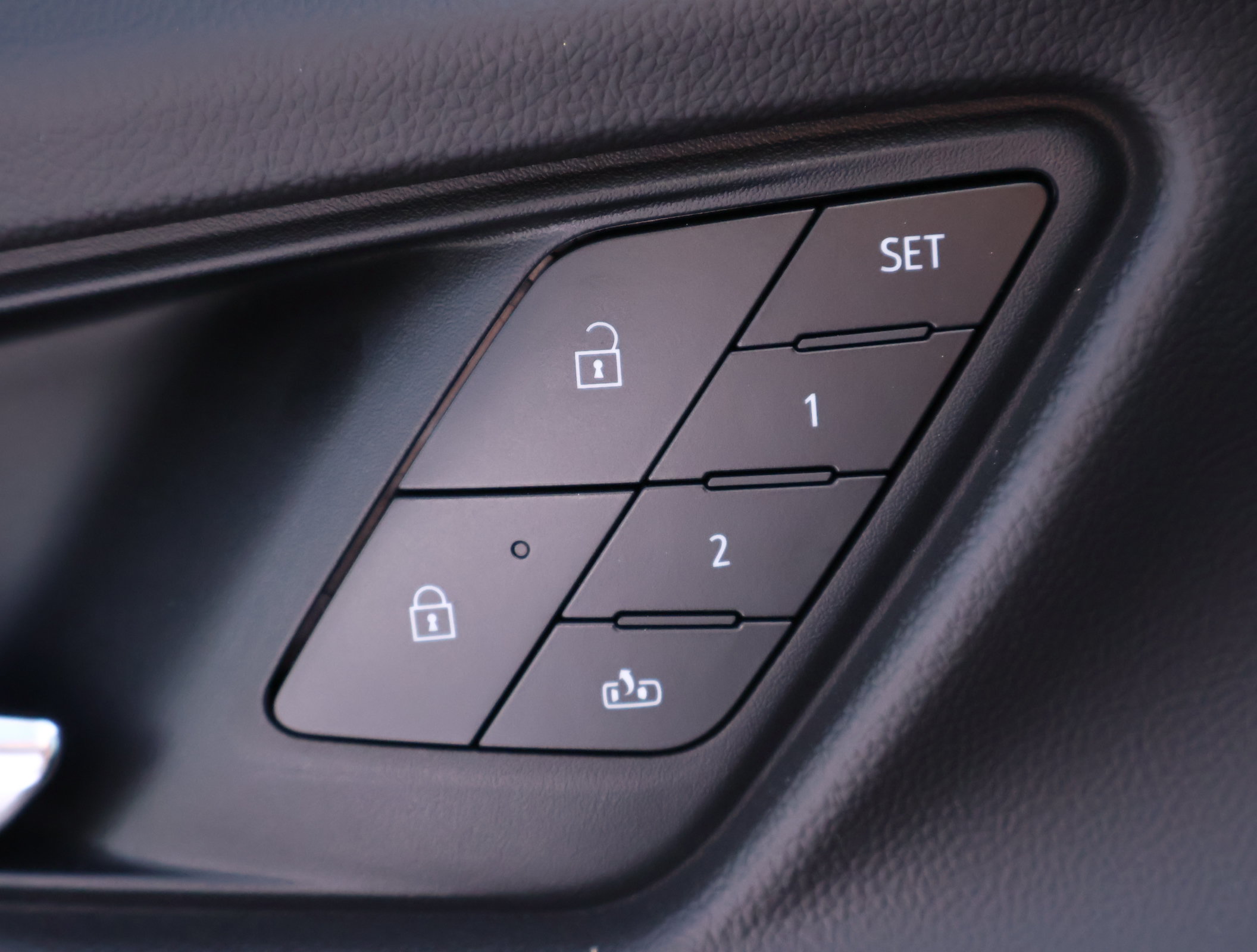 New 2027 Chevrolet Equinox RS w/ Safety and Technology Package FWD image 9