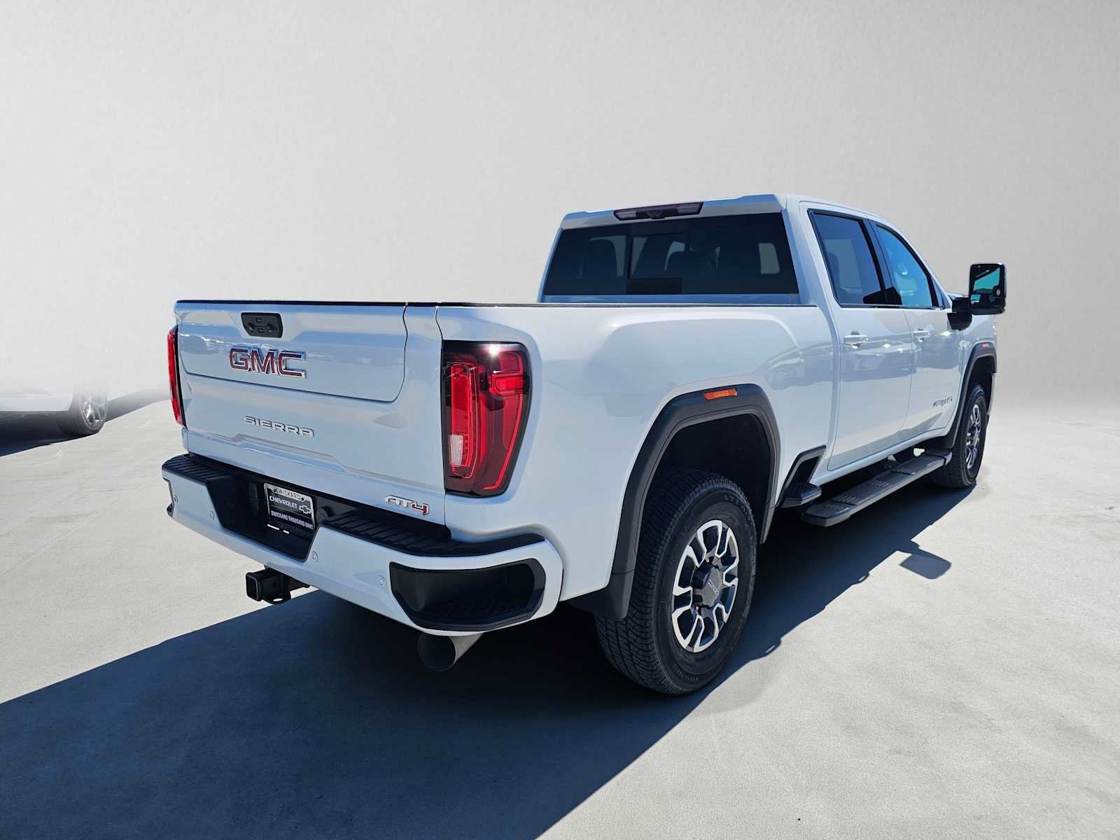 Used 2021 GMC Sierra 2500 AT4 w/ AT4 Preferred Package AWD/4WD image 3