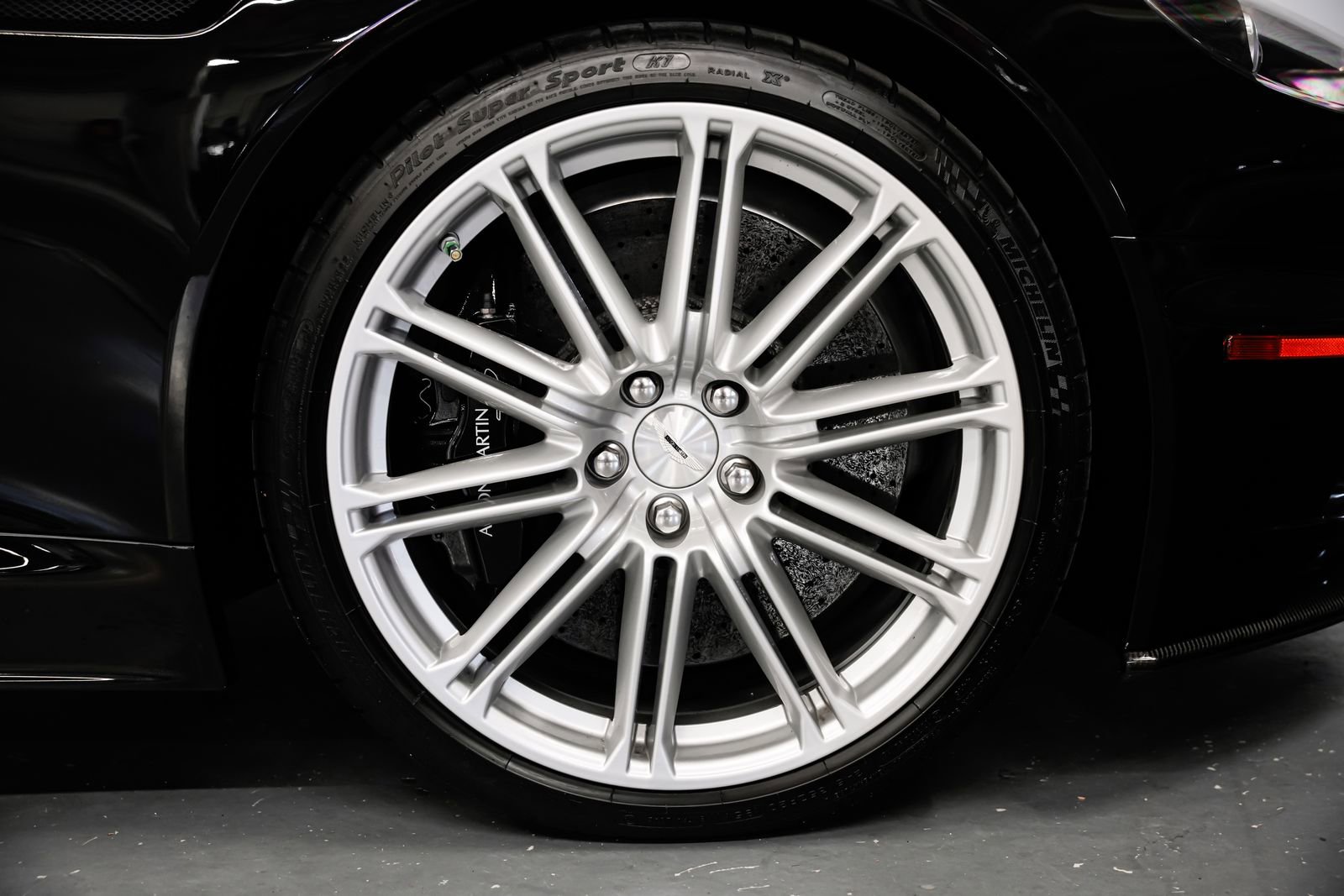 Used 2009 Aston Martin DBS Coupe RWD image 47