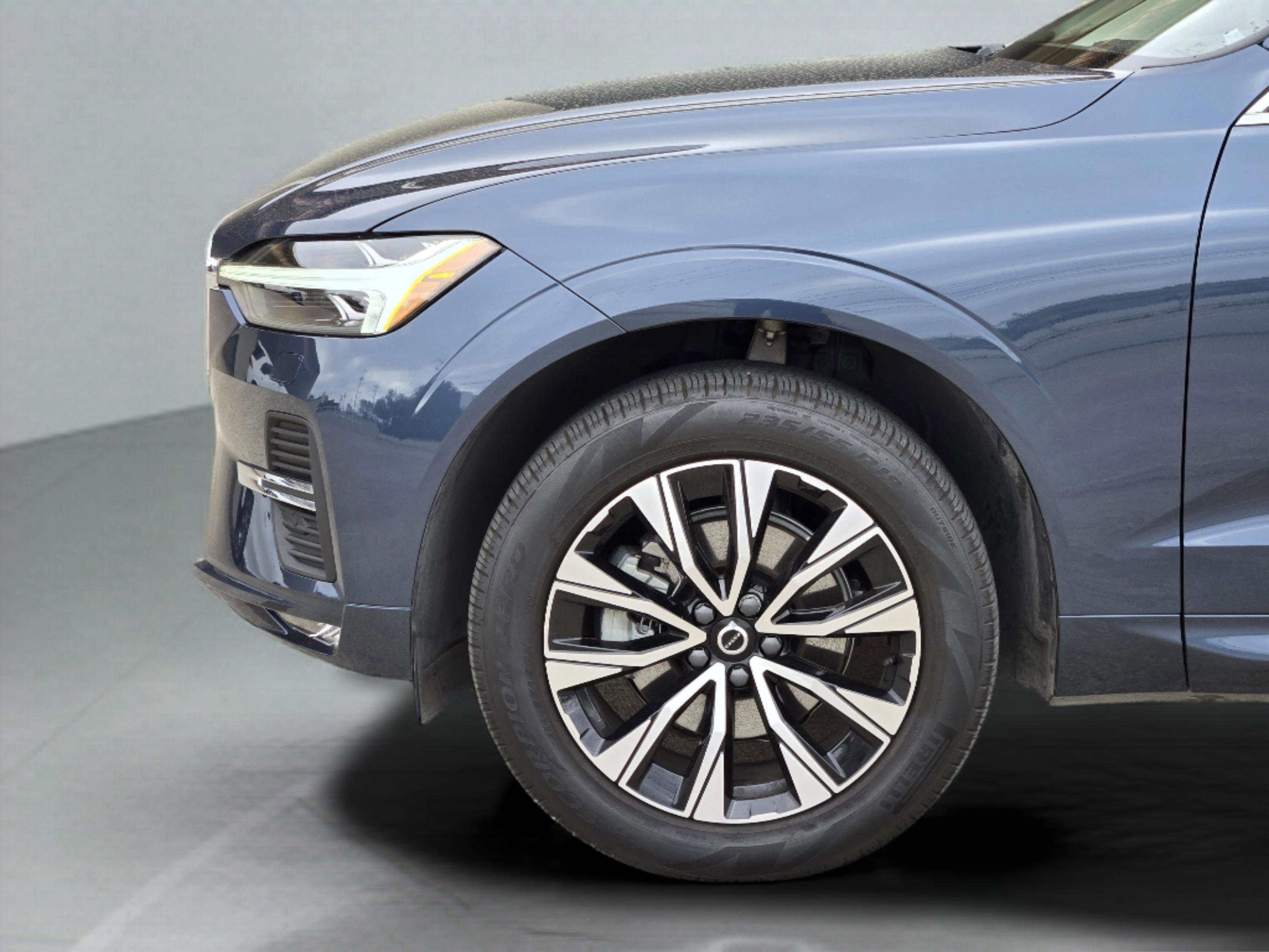 Used 2023 Volvo XC60 B5 Core w/ Climate Package image 15