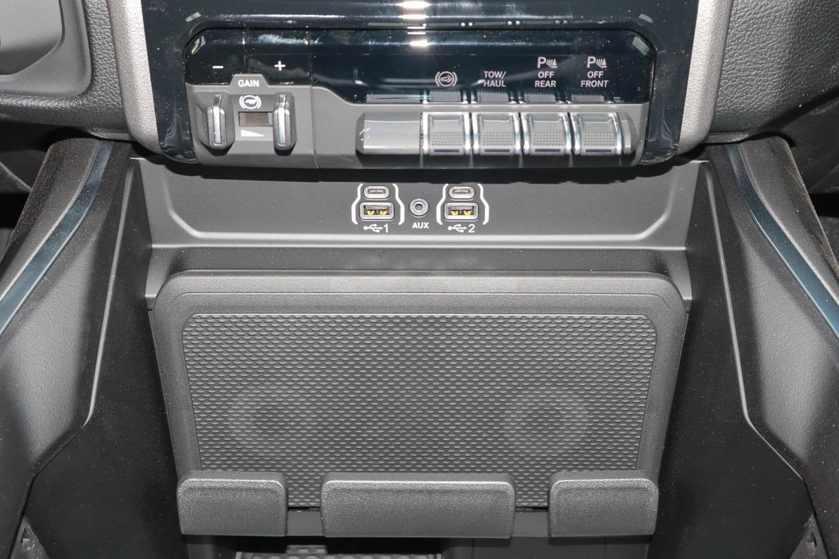 New 2027 RAM 3500 Big Horn AWD/4WD image 24