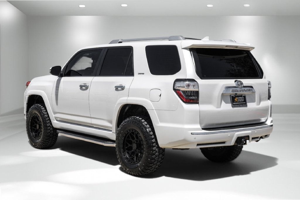 Used 2022 Toyota 4Runner Limited AWD/4WD image 9