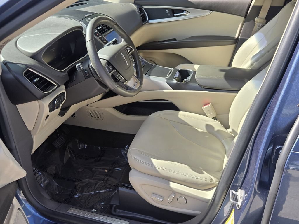 Used 2019 Lincoln Nautilus FWD image 11