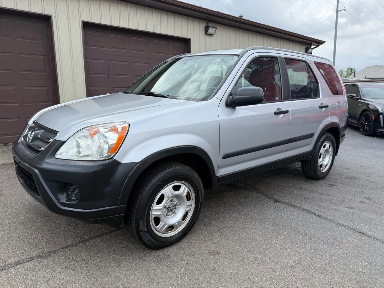 Used 2005 Honda CR-V LX image 1