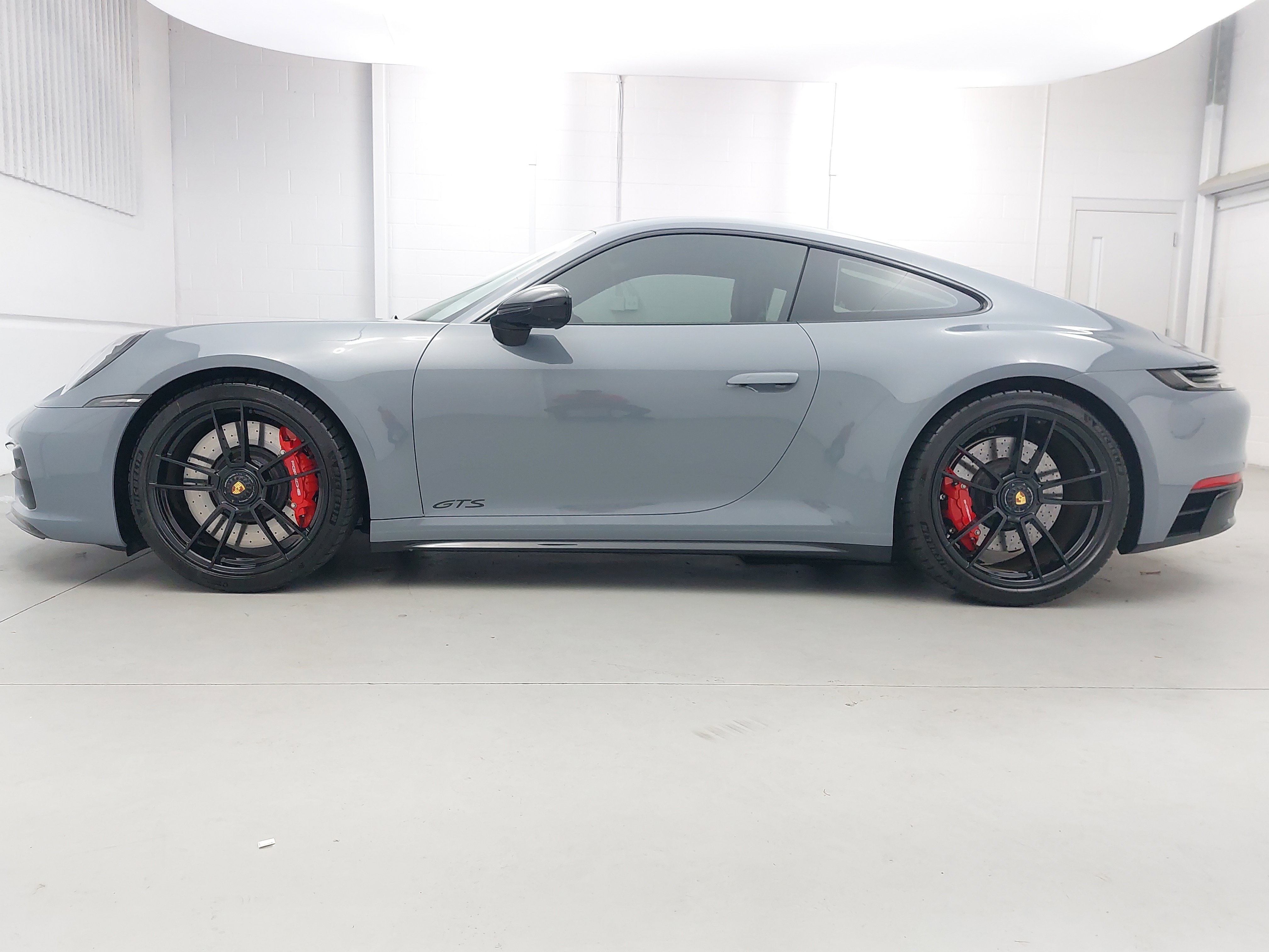 Certified 2024 Porsche 911 Carrera GTS image 2