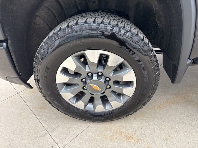 Used 2025 Chevrolet Silverado 2500 Custom w/ Custom Value Package image 12