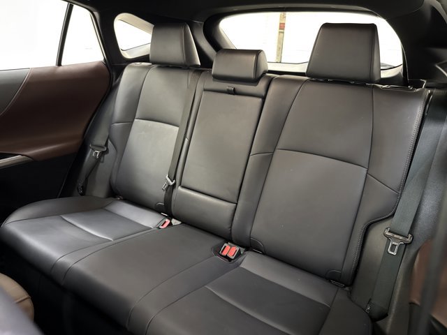 Used 2022 Toyota Venza XLE image 13