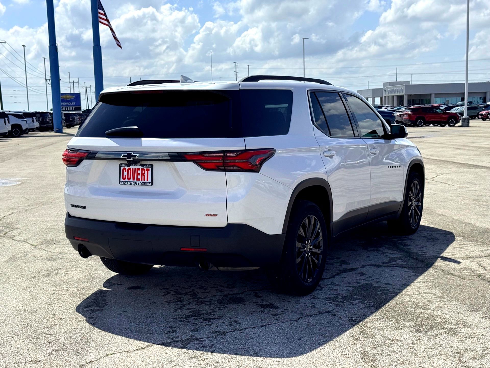Used 2022 Chevrolet Traverse RS w/ LPO, Floor Liner Package FWD image 6
