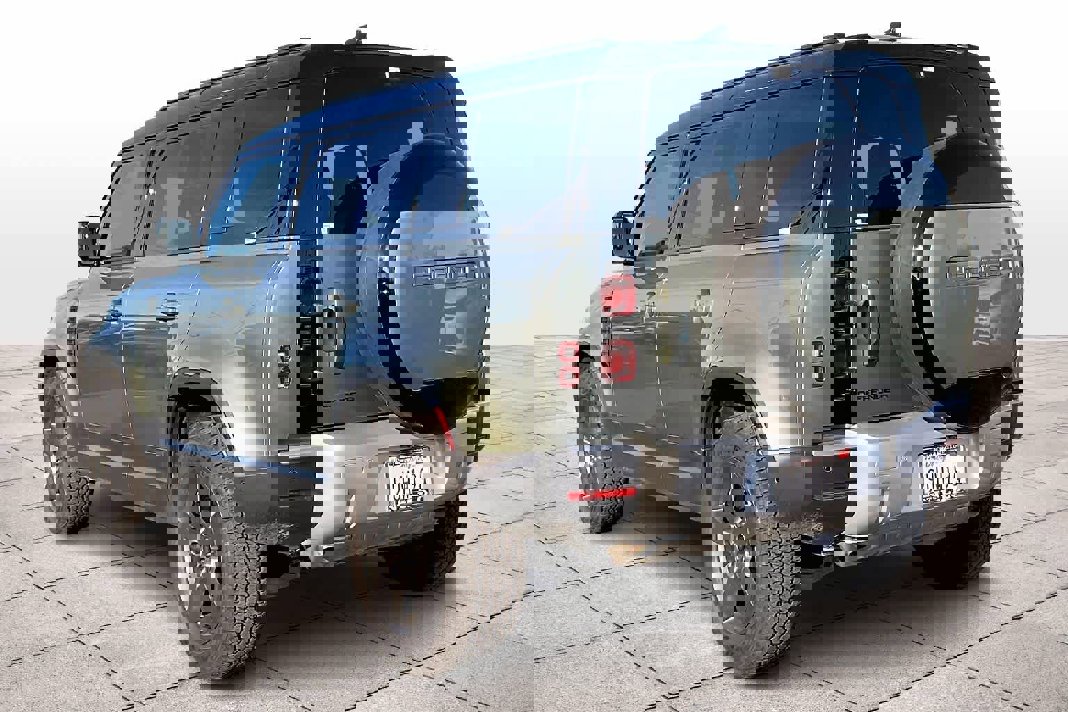 Used 2025 Land Rover Defender 110 S image 13