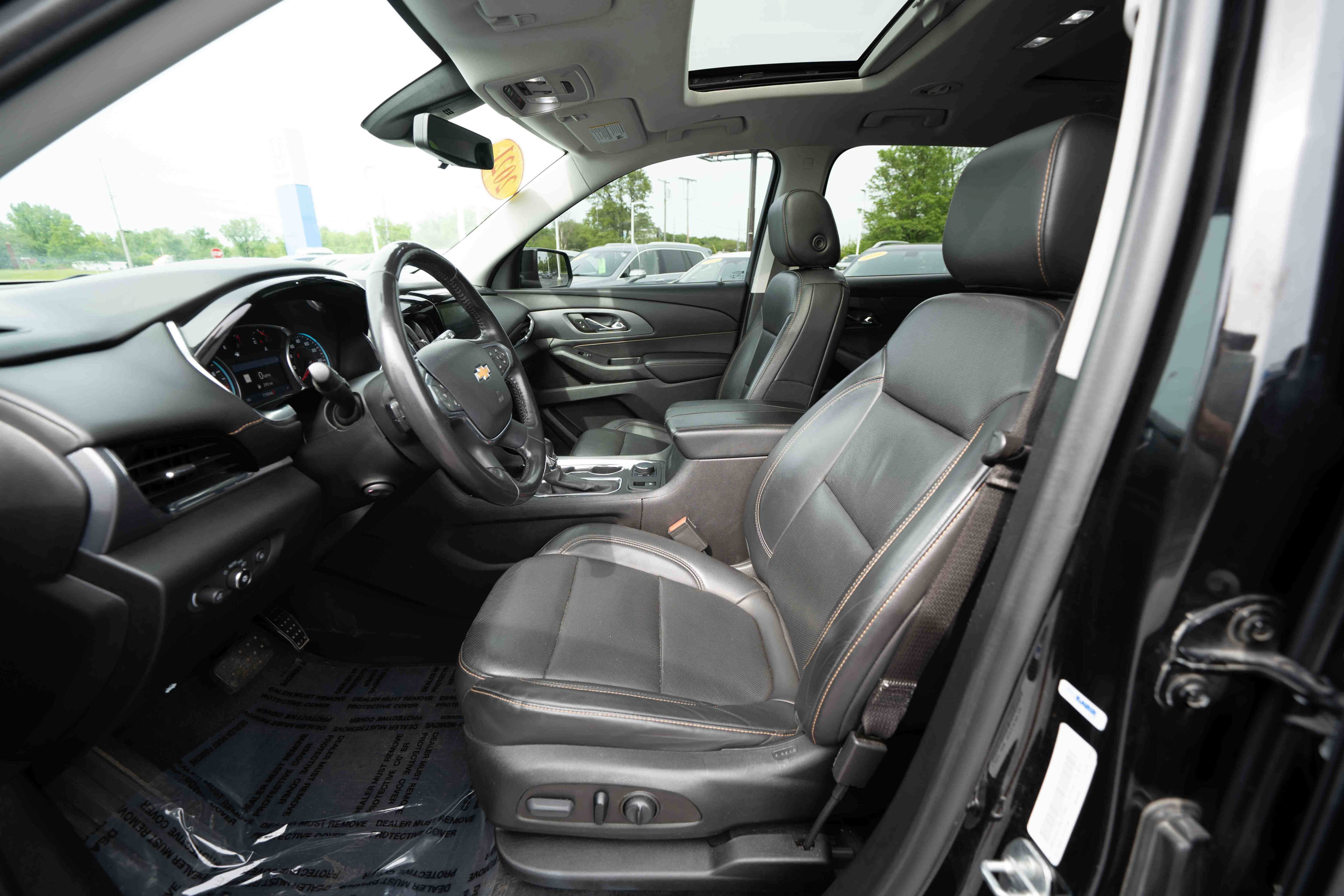 Used 2021 Chevrolet Traverse Premier w/ Redline Edition AWD/4WD image 9