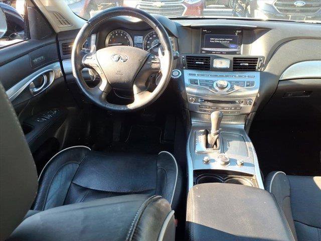 Used 2018 INFINITI Q70 Luxe image 15