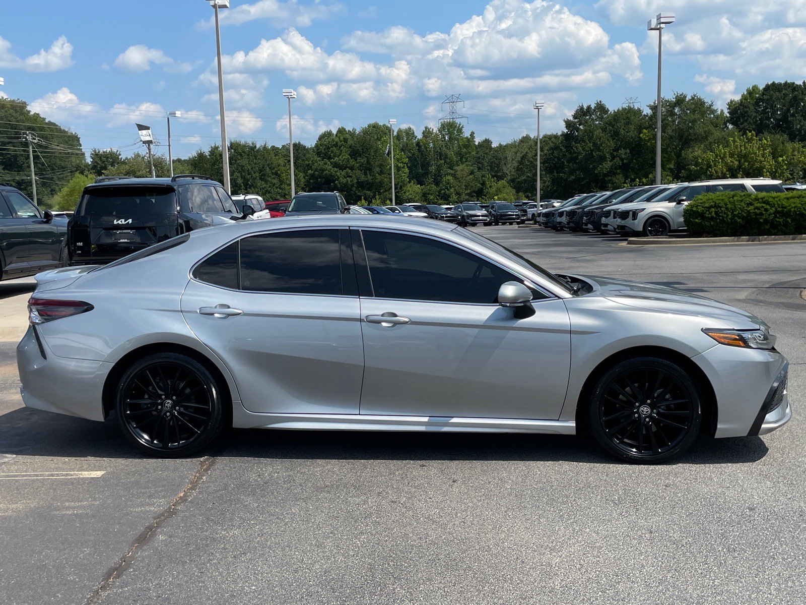Used 2023 Toyota Camry XSE FWD image 2