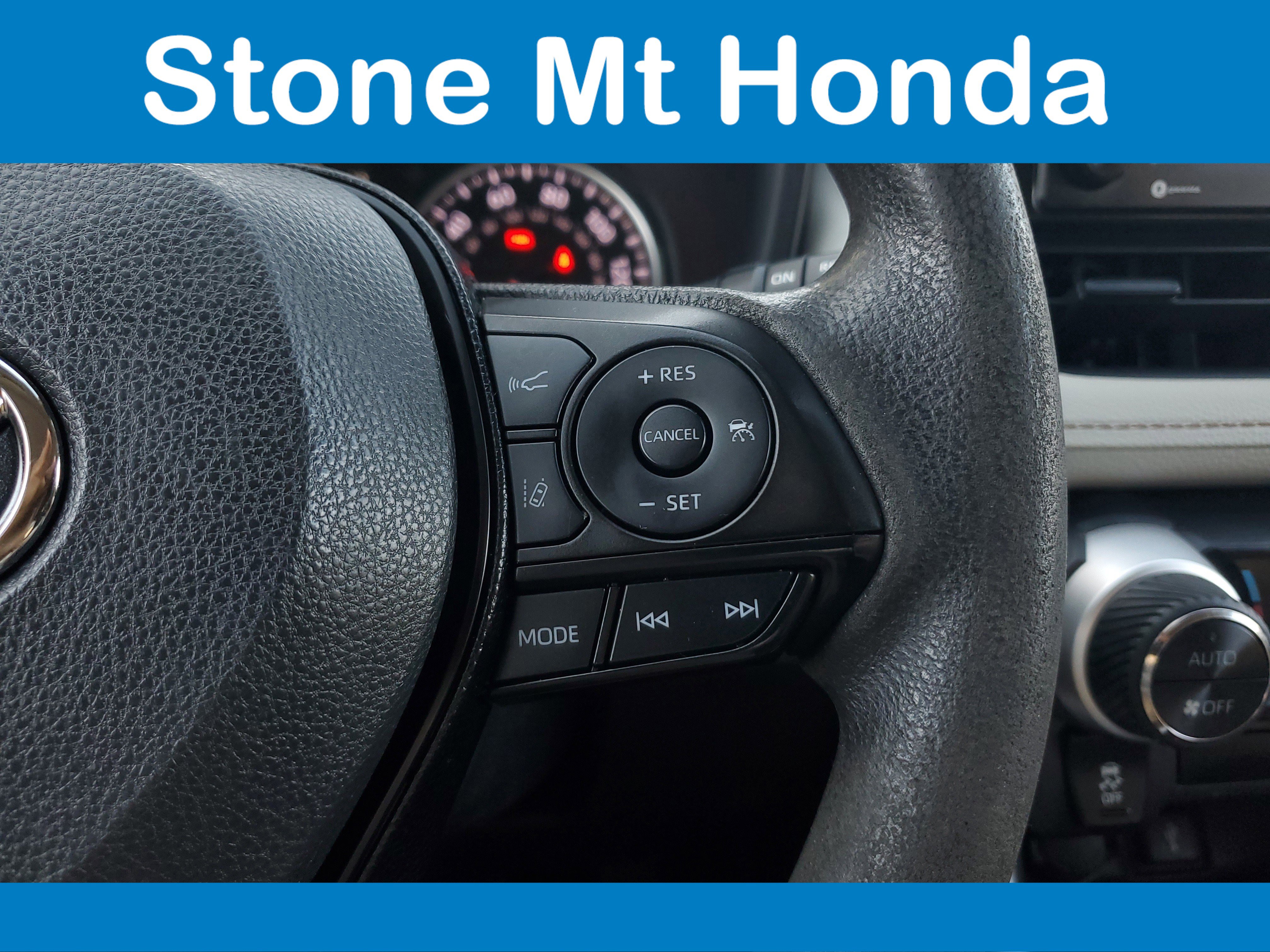 Used 2021 Toyota RAV4 XLE image 24