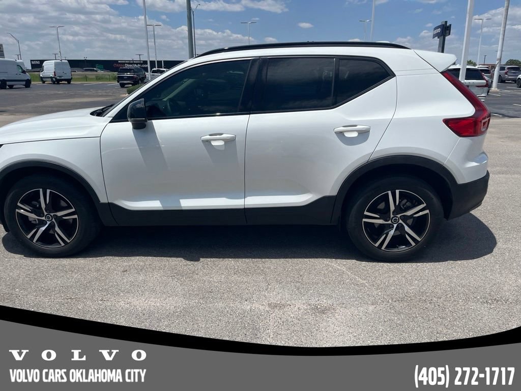 Certified 2023 Volvo XC40 B4 Plus w/ Driver Assist Package FWD image 8